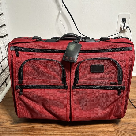TUMI Alpha 22